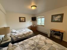 Interior of DBL Room (4)