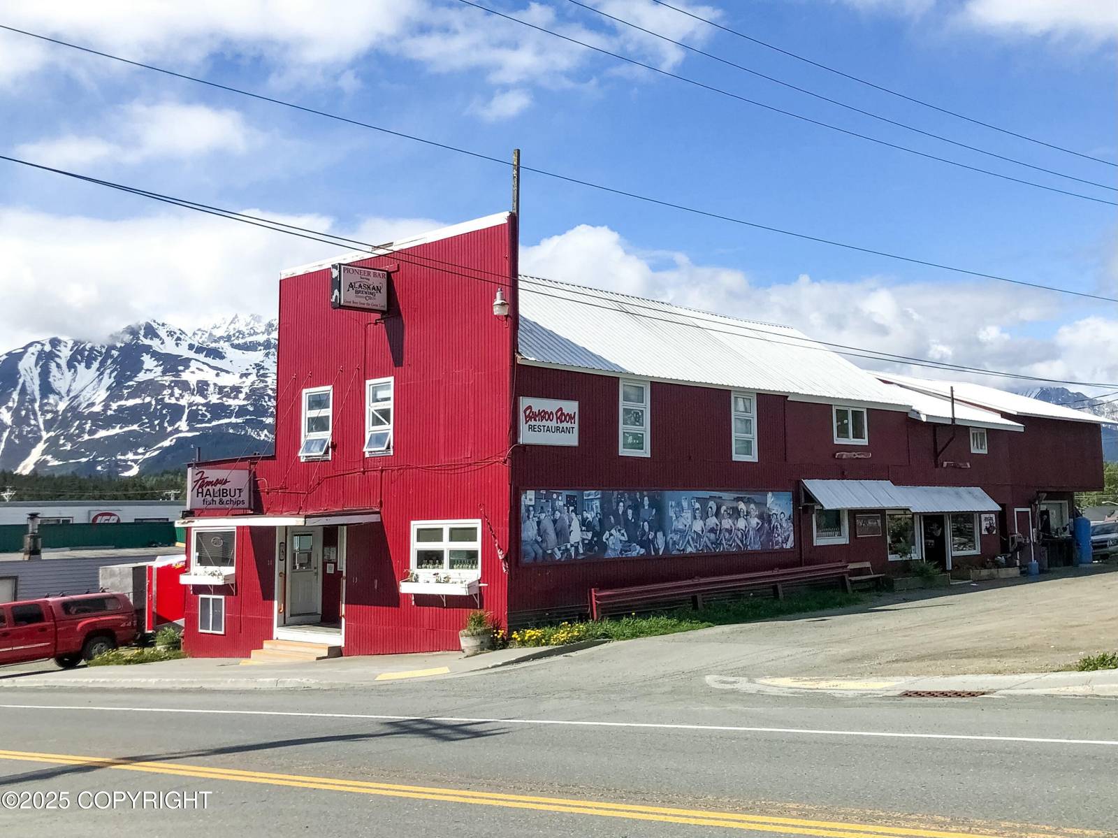 Pioneer Bar & Bamboo Restaurant