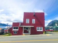 Pioneer Bar & Bamboo Restaurant