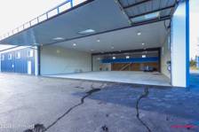 Covered Apron & Hangar Entry
