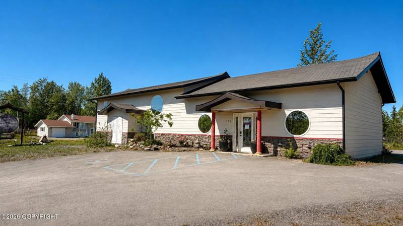 198 W Marydale Avenue, Soldotna