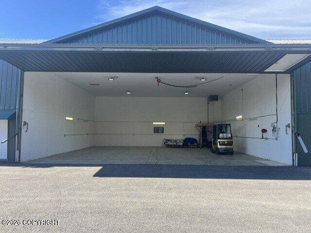 BL Hanger