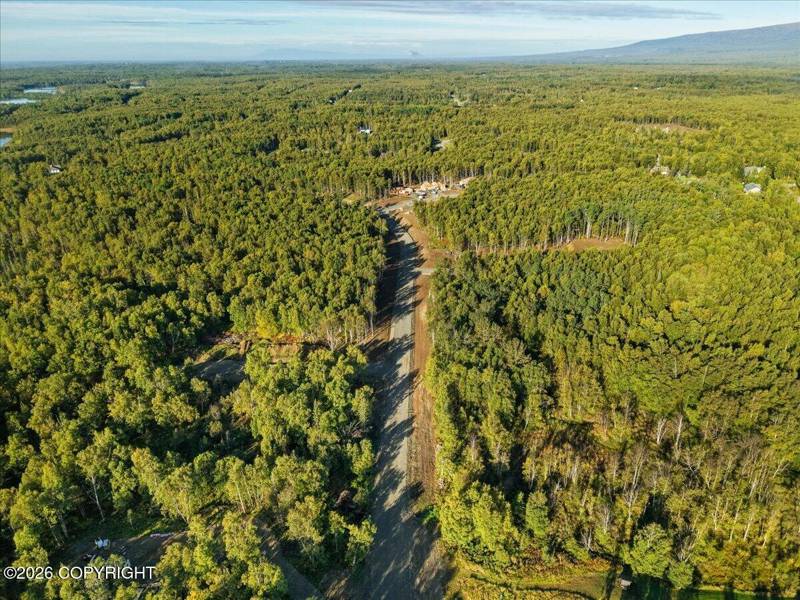 L8 B2 N Barry Circle, Wasilla